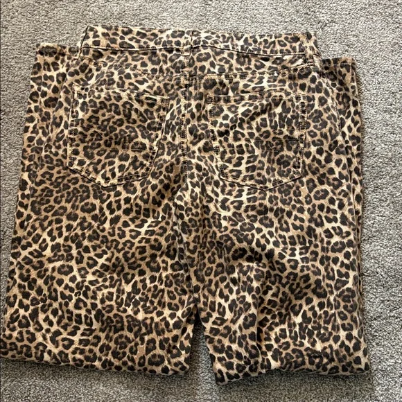 American Eagle women’s wide leg jeans, excellent condition - Picture 5 of 5